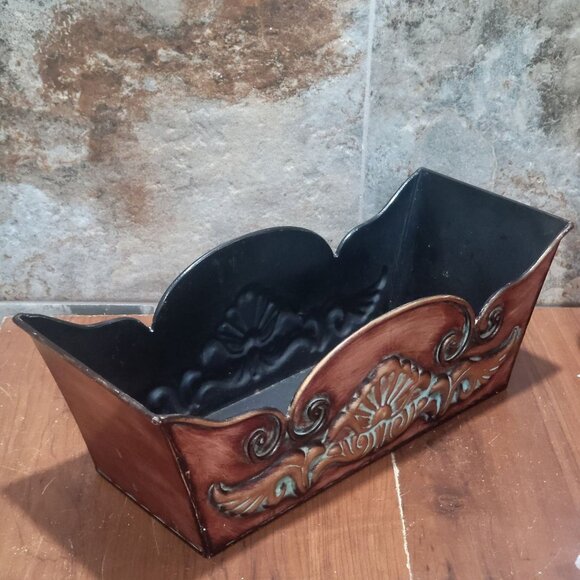 Scalloped Edge Metal Container Rectangular Planter - Picture 2 of 8